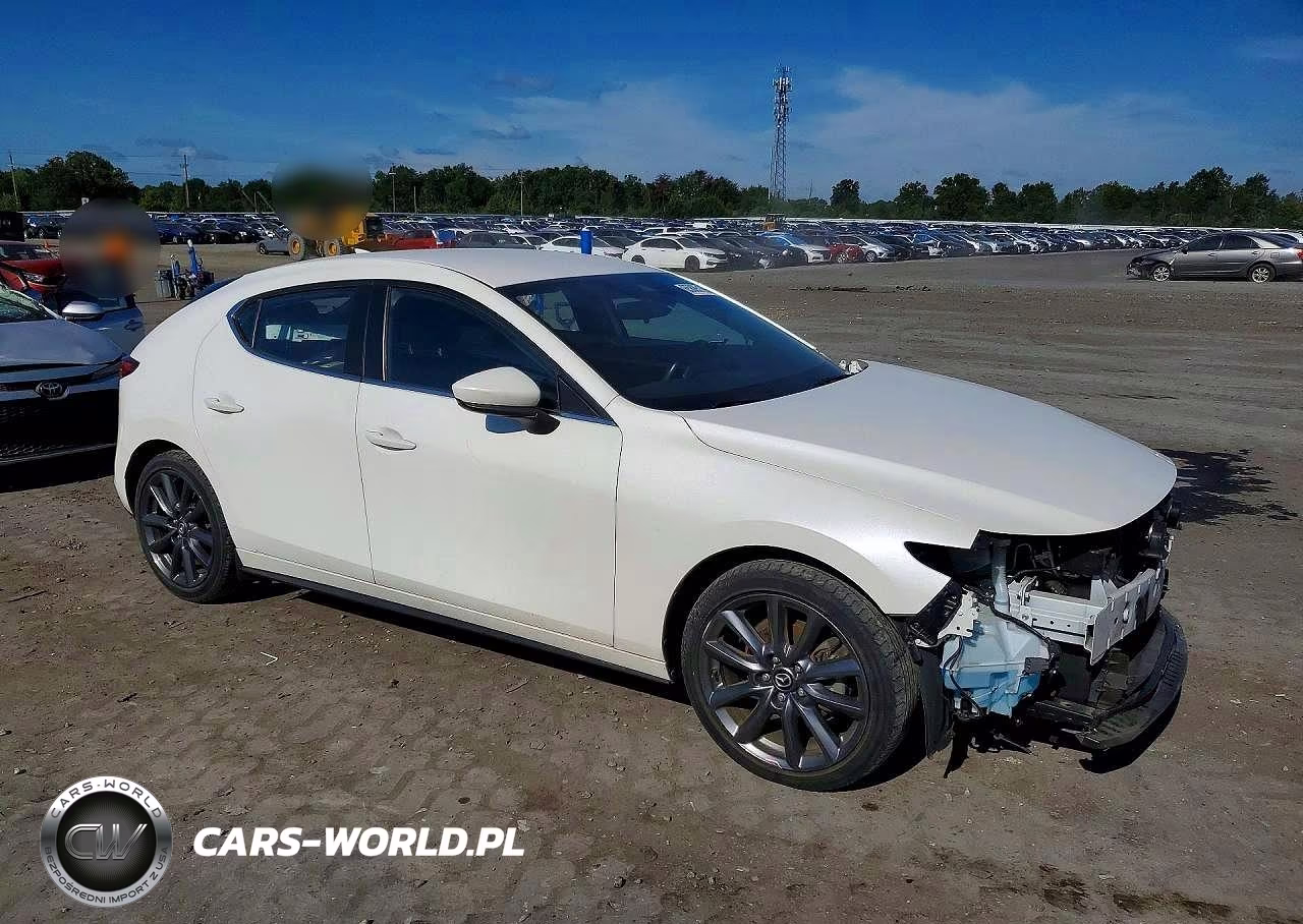 2020 Mazda 3 Preferred VIN:JM1BPAMM0L1174110 - 4