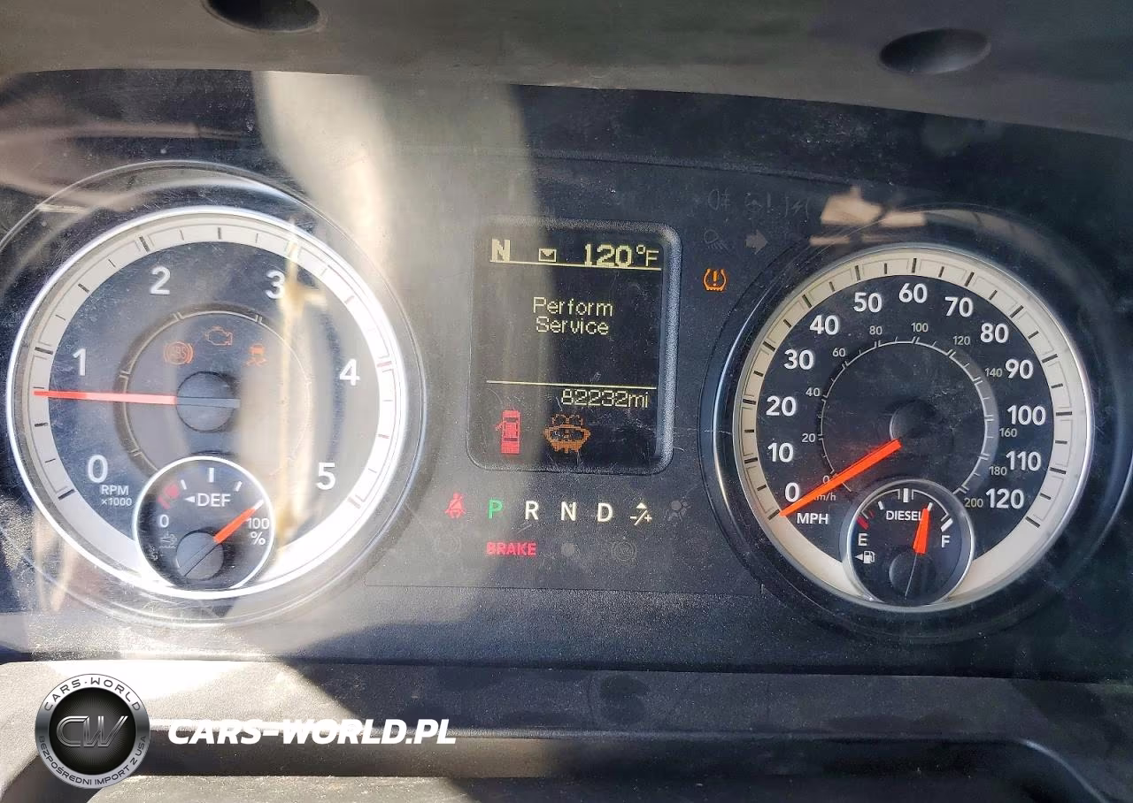2018 Ram 2500 St VIN:3C6UR5HL3JG273327 - 9