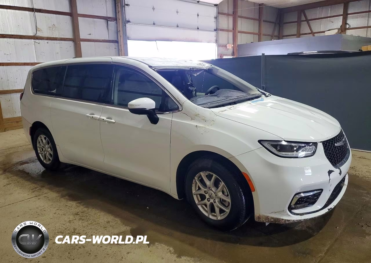 2023 Chrysler Pacifica Touring L VIN:2C4RC1BGXPR560431 - 4