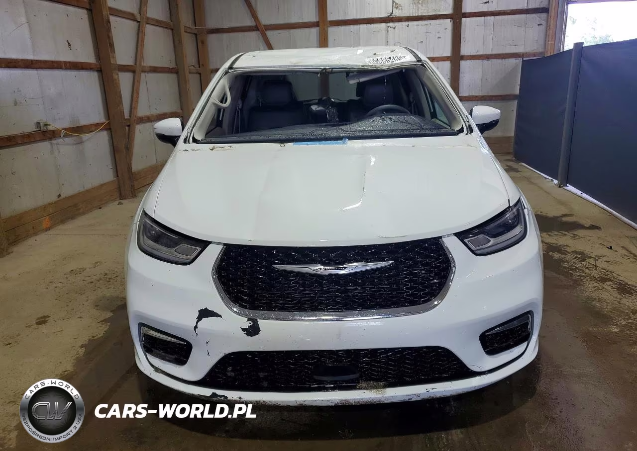 2023 Chrysler Pacifica Touring L VIN:2C4RC1BGXPR560431 - 5