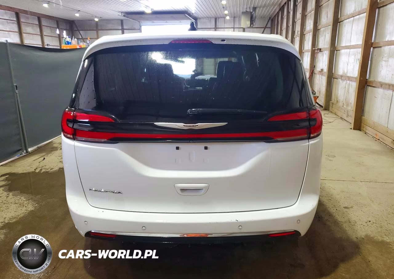 2023 Chrysler Pacifica Touring L VIN:2C4RC1BGXPR560431 - 6