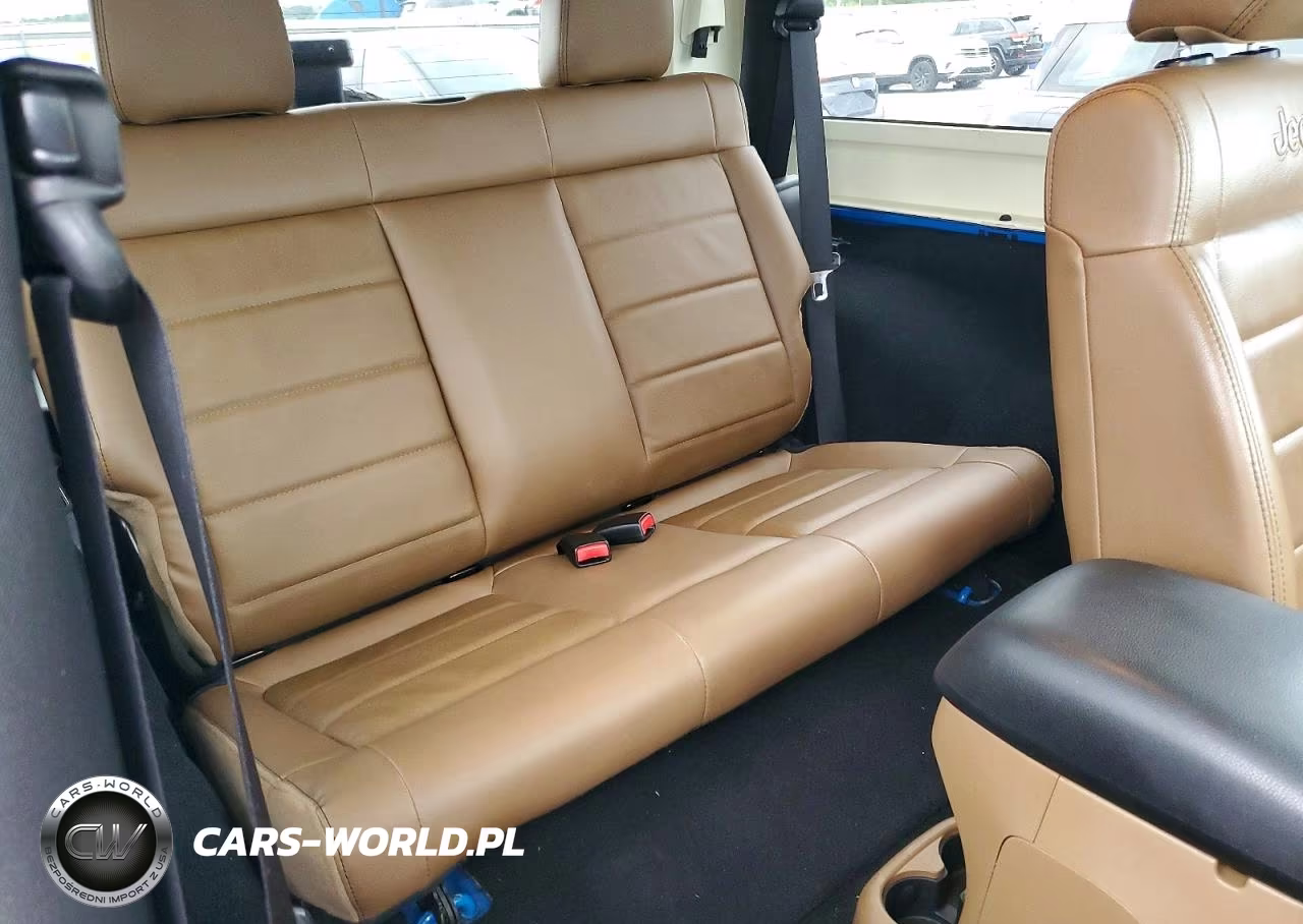 2011 Jeep Wrangler Sahara VIN:1J4GA5D17BL571198 - 11