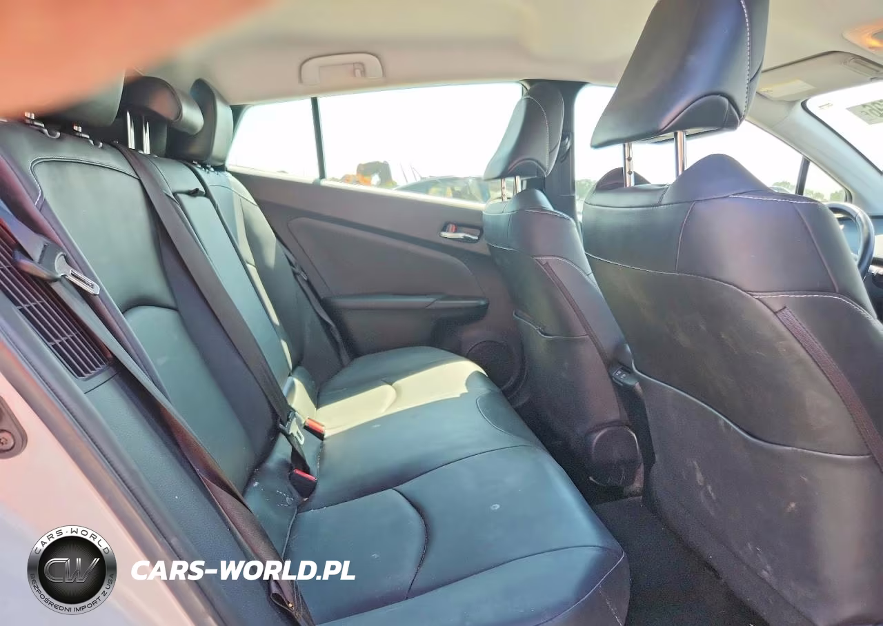 2021 Toyota Prius Prime Limited VIN:JTDKAMFP6M3187461 - 10