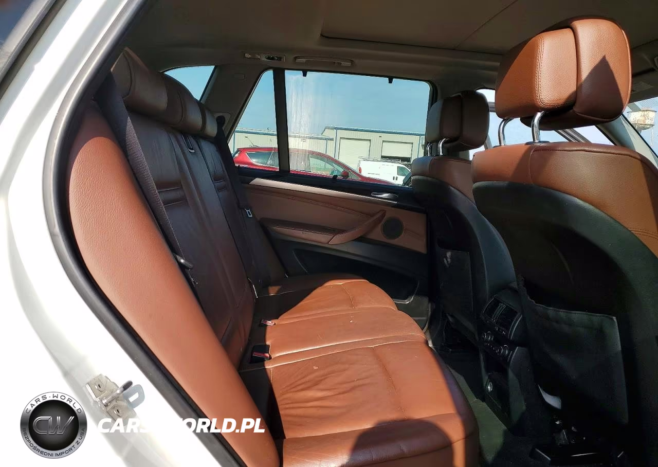 2013 BMW X5 xDrive35I VIN:5UXZV4C54D0B00133 - 11