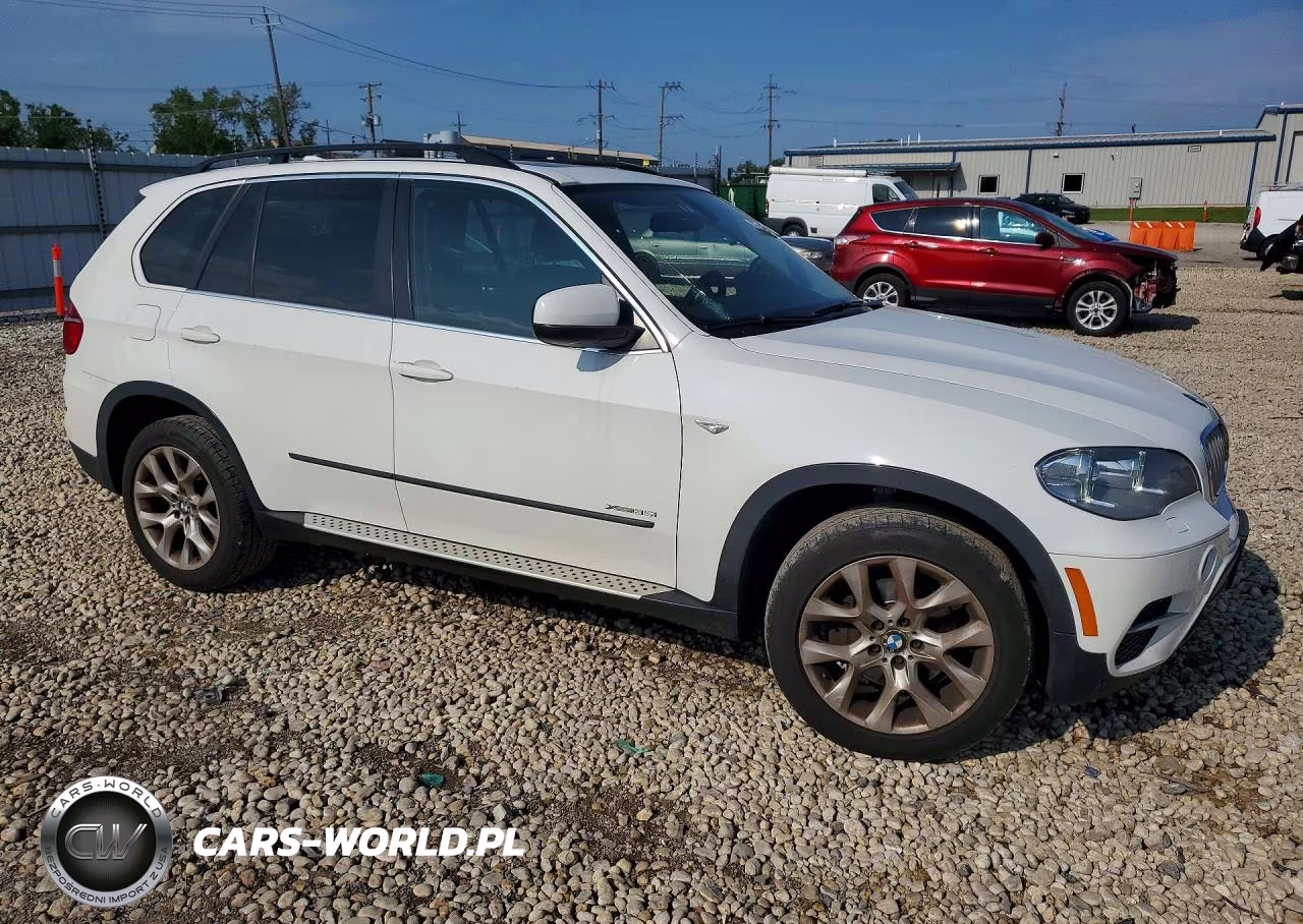 2013 BMW X5 xDrive35I VIN:5UXZV4C54D0B00133 - 4