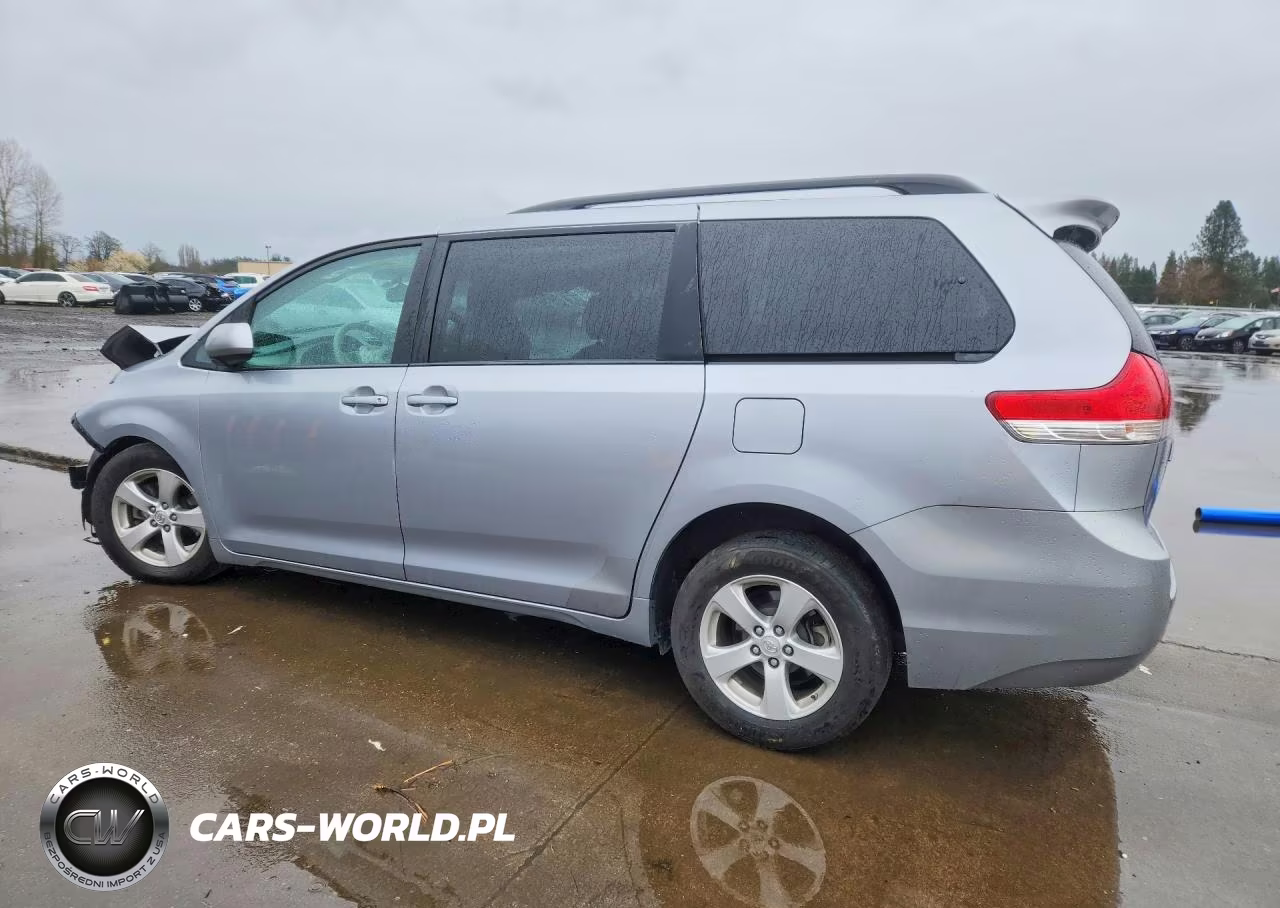 2013 Toyota Sienna Le 8-Passenger VIN:5TDKK3DC5DS363972 - 2
