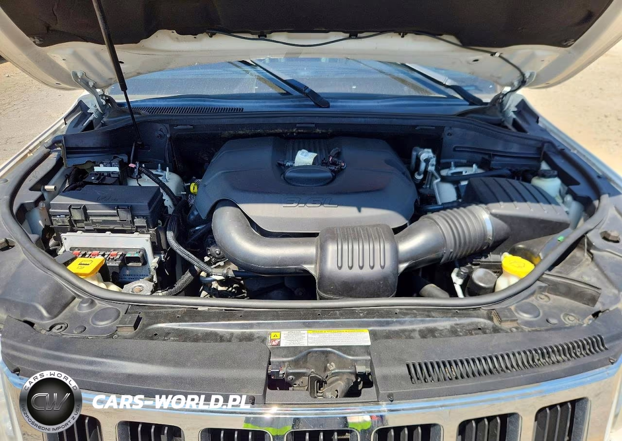 2011 Jeep Grand Cherokee Laredo VIN:1J4RS4GG8BC658964 - 11