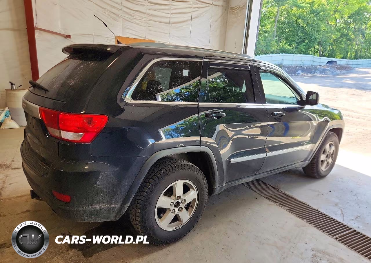 2011 Jeep Grand Cherokee Laredo VIN:1J4RR4GG7BC678537 - 3