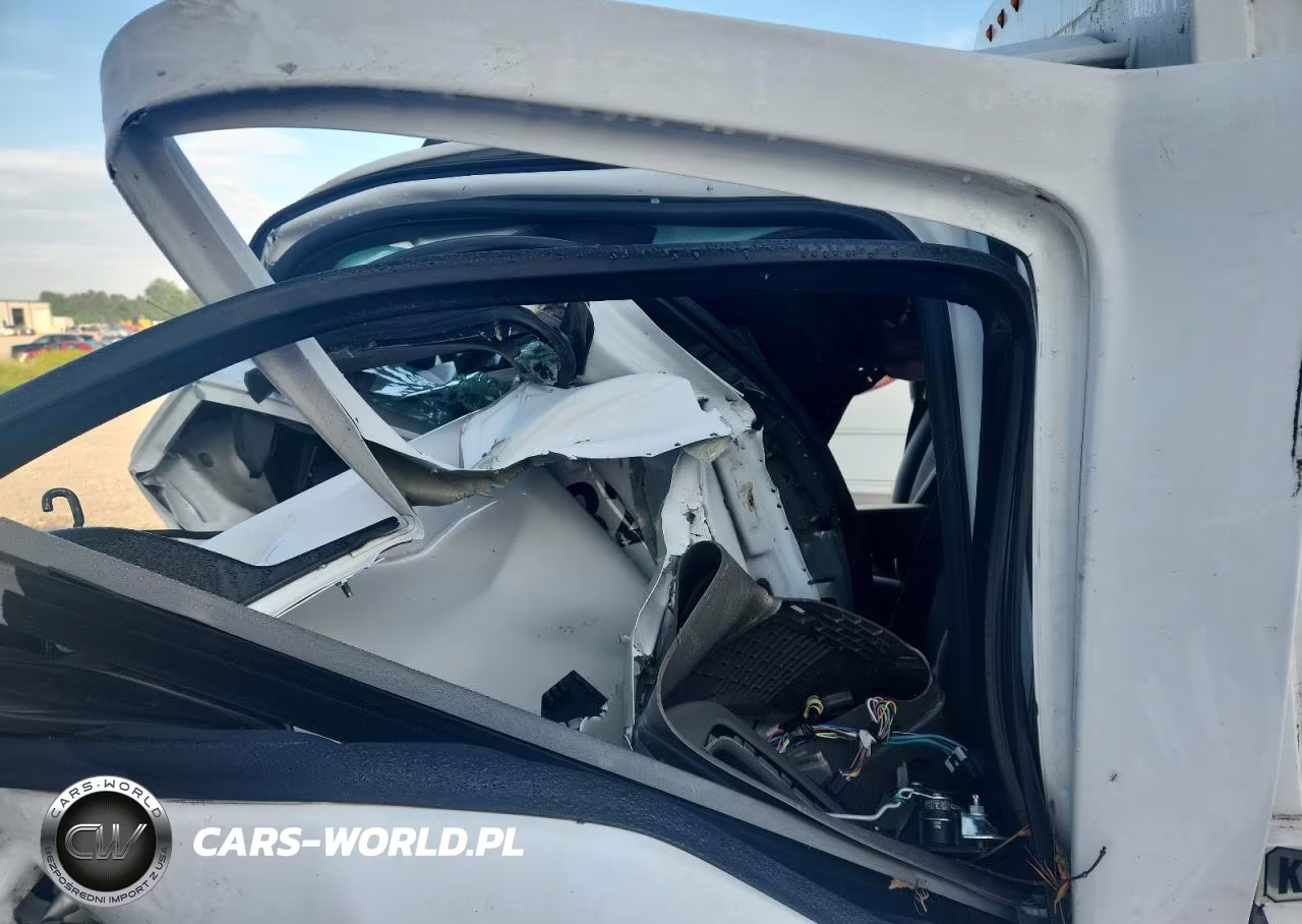 2021 GMC Savana Cutaway G3500 VIN:1GD07RF75M1310368 - 9