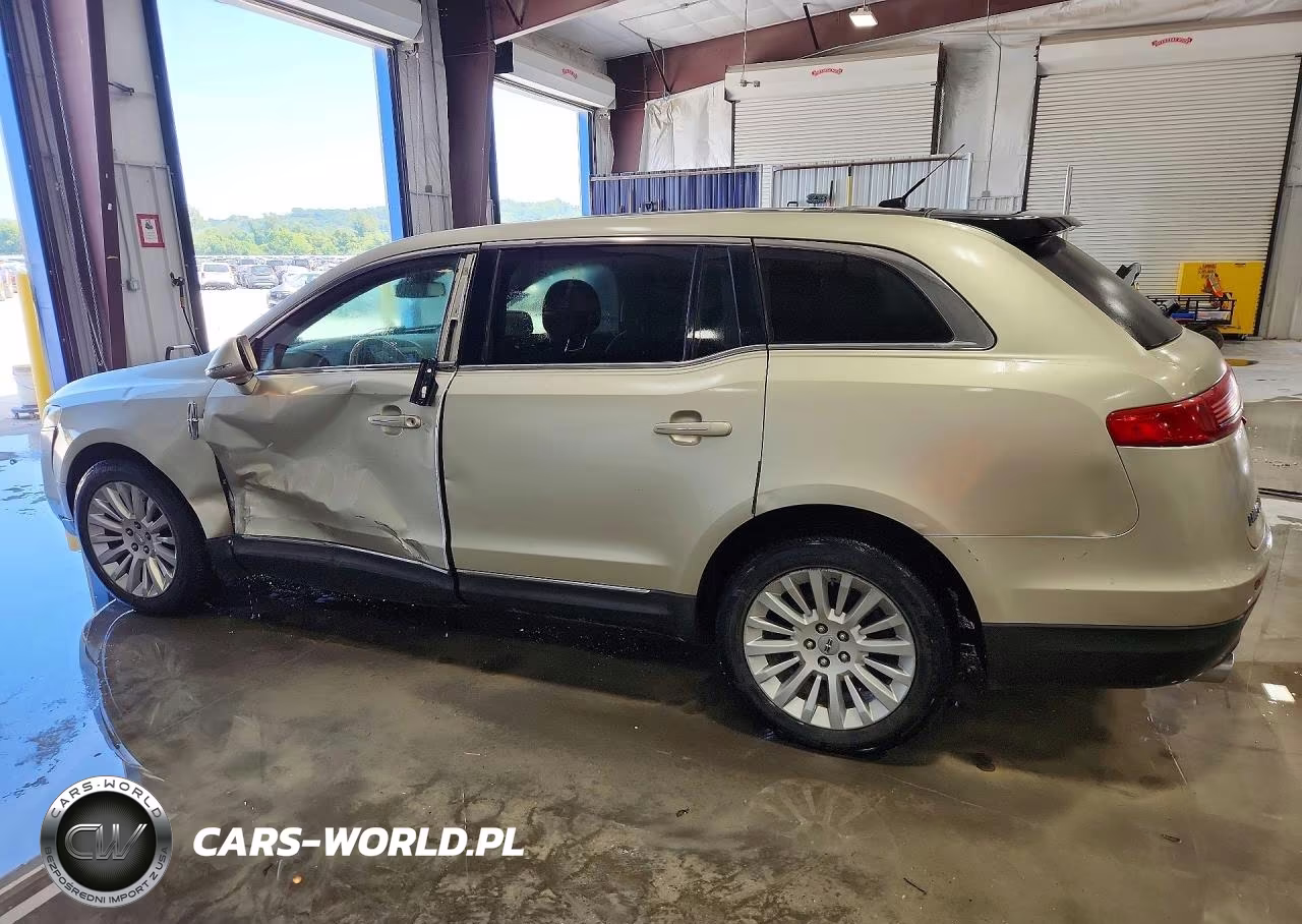 2011 Lincoln Mkt VIN:2LMHJ5ARXBBJ52136 - 2