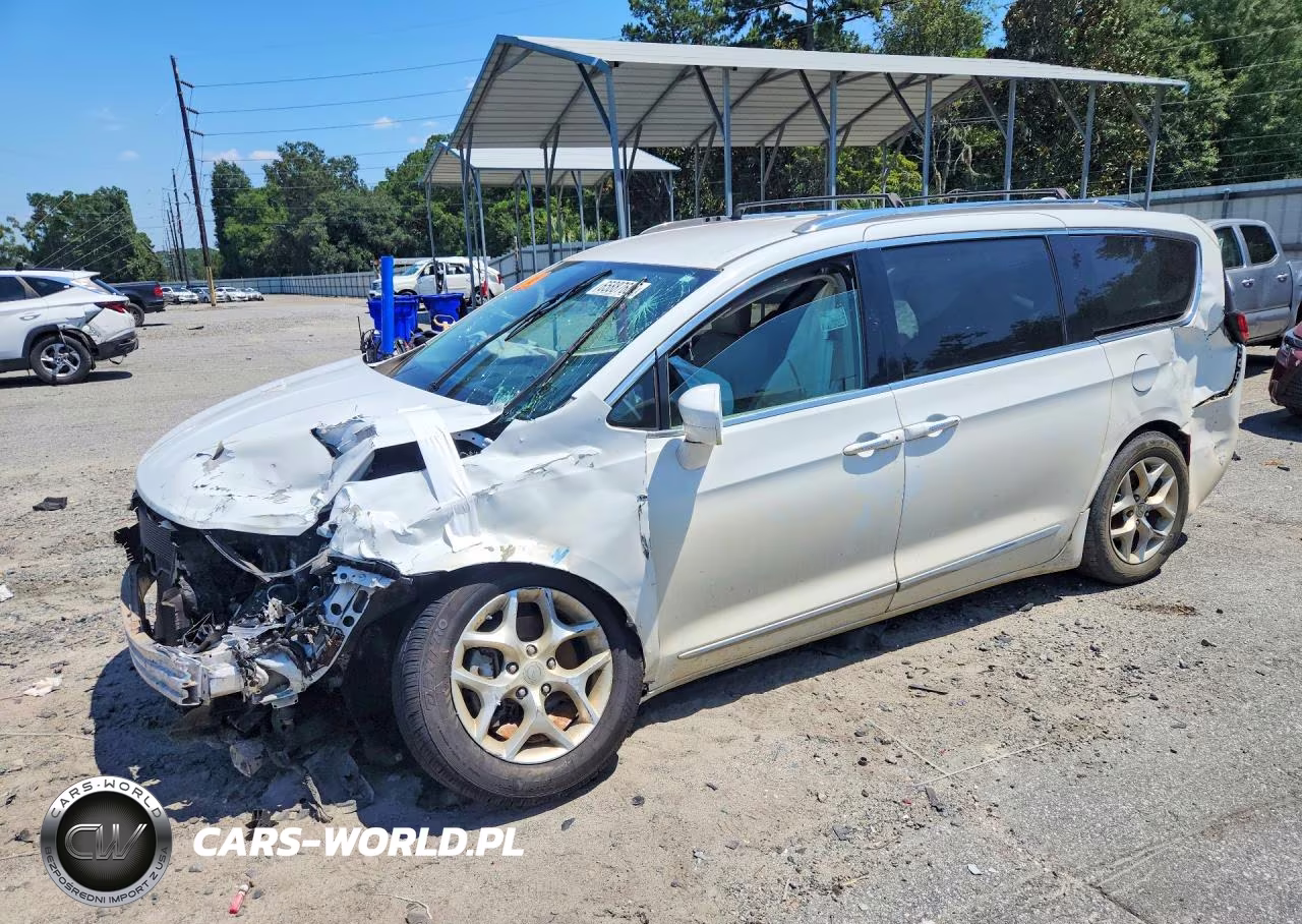 2018 Chrysler Pacifica Touring L VIN:2C4RC1BG4JR167189 - 1