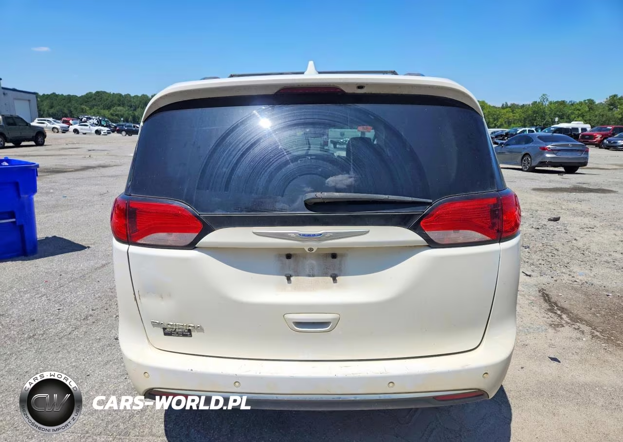 2018 Chrysler Pacifica Touring L VIN:2C4RC1BG4JR167189 - 6