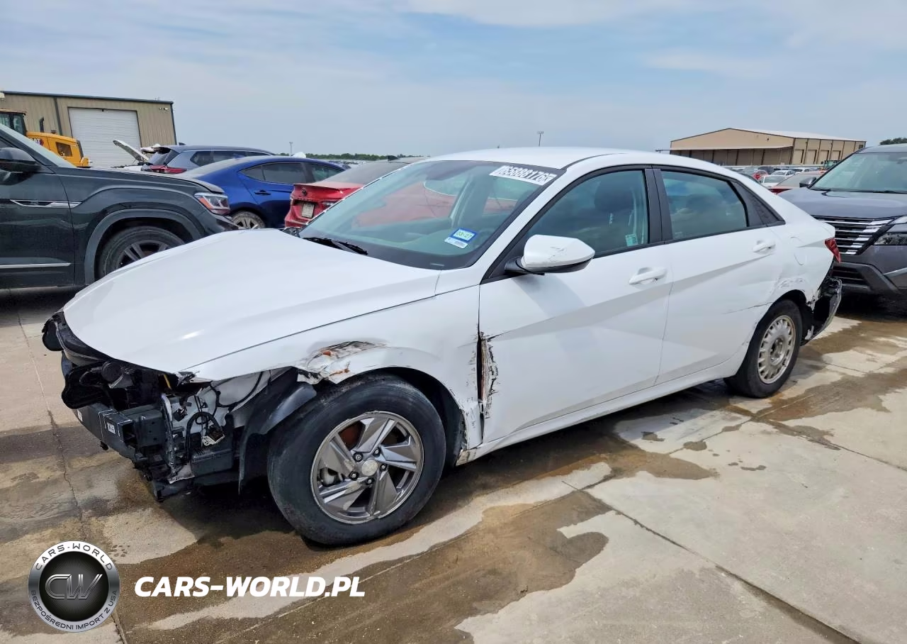 2025 Hyundai Elantra Se – zdjęcie 1 z 12