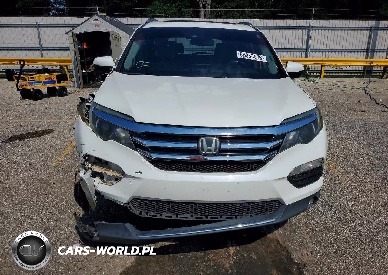 2018 Honda Pilot Touring VIN:5FNYF5H98JB007959 - 5