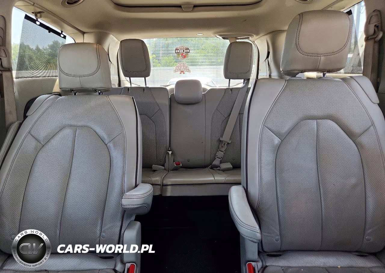 2020 Chrysler Pacifica Limited VIN:2C4RC1GGXLR197406 - 10