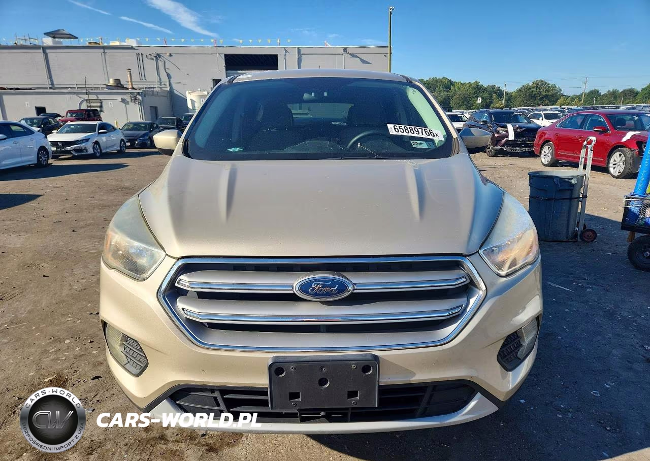 2017 Ford Escape Se VIN:1FMCU9GD8HUE20409 - 5