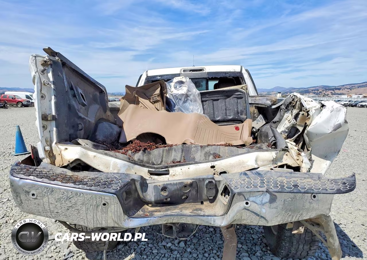 2020 Ram 3500 Laramie VIN:3C63R3JL6LG154930 - 6