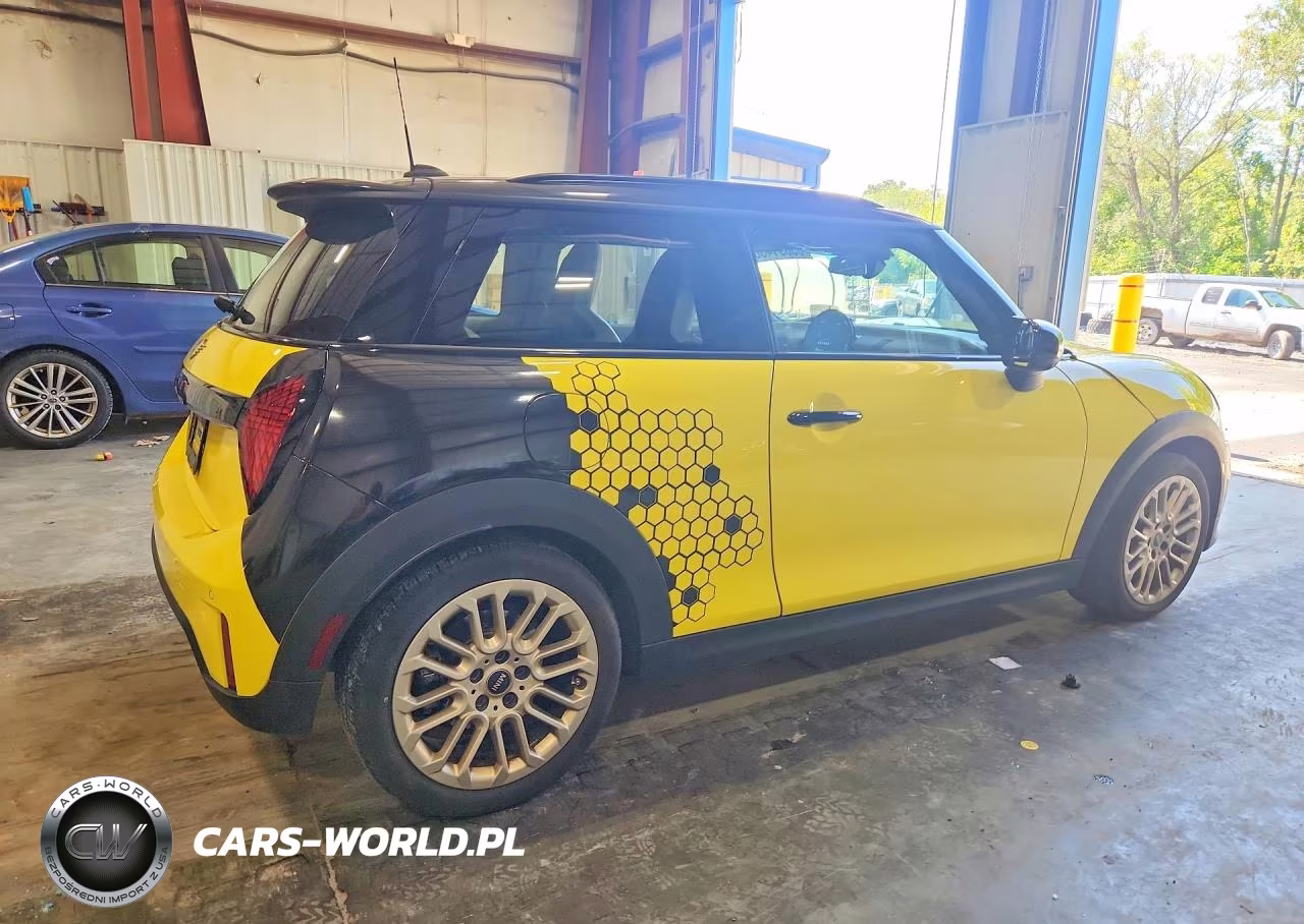 2025 Mini Cooper S VIN:WMW23GD02S2W16290 - 3