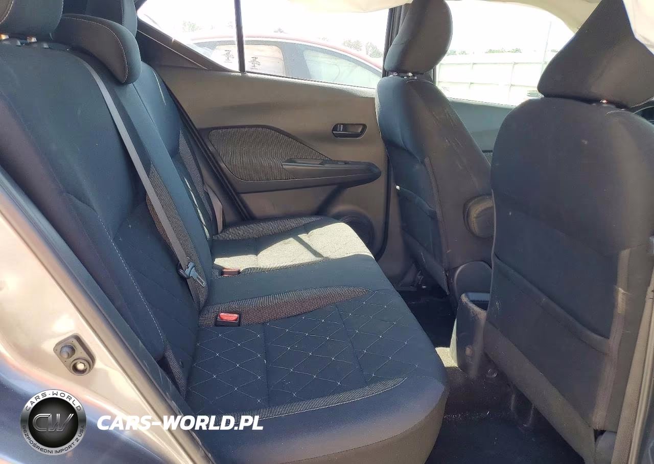 2019 Nissan Kicks S VIN:3N1CP5CU9KL500820 - 10
