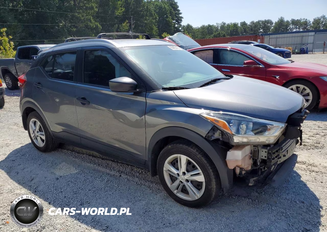 2019 Nissan Kicks S VIN:3N1CP5CU9KL500820 - 4
