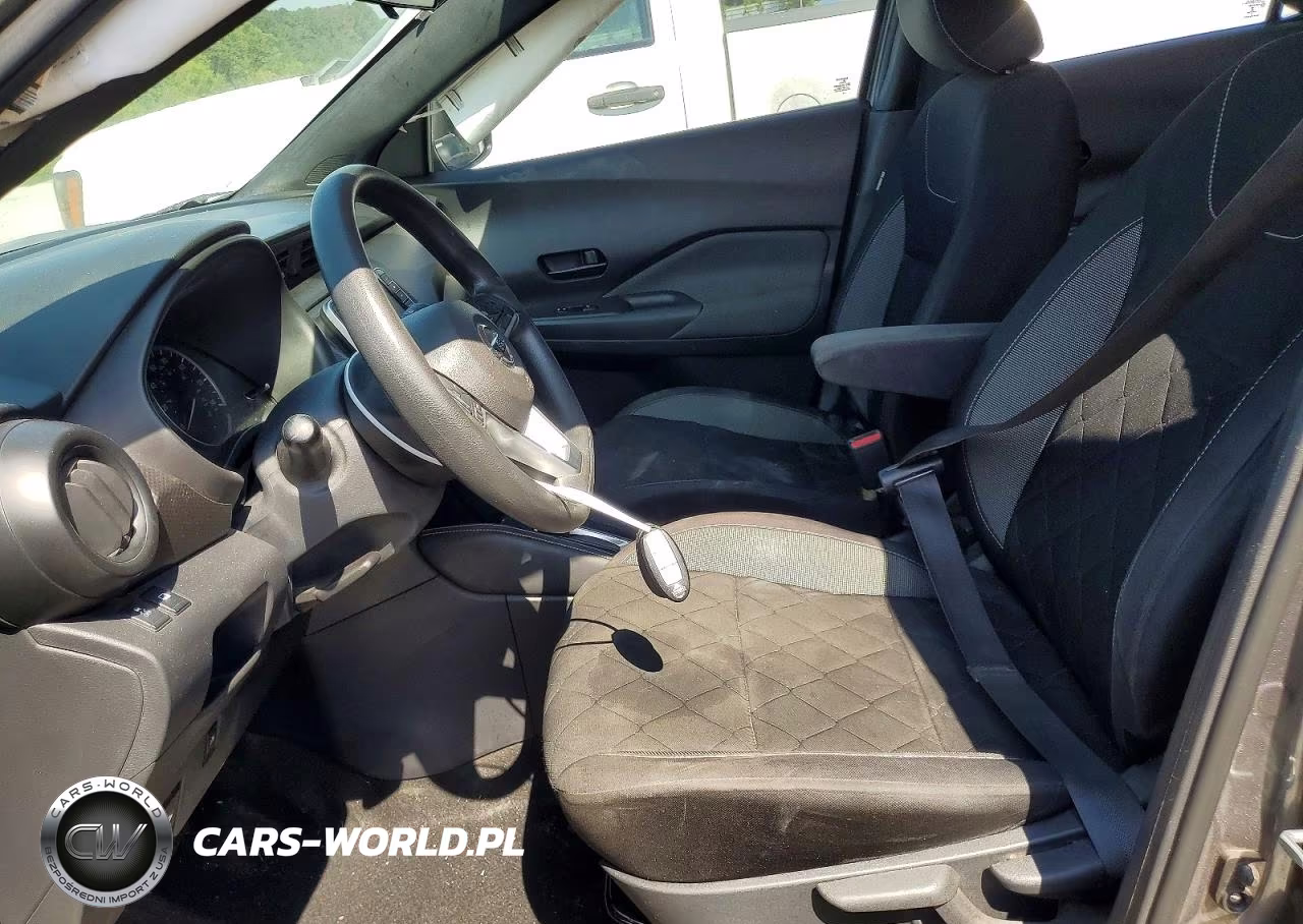 2019 Nissan Kicks S VIN:3N1CP5CU9KL500820 - 7