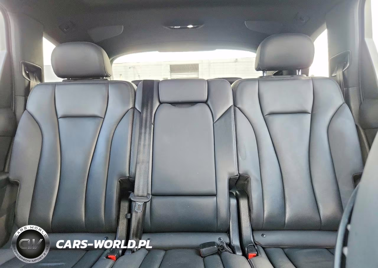 2021 Audi Q7 Premium Plus VIN:WA1LJAF70MD011786 - 10