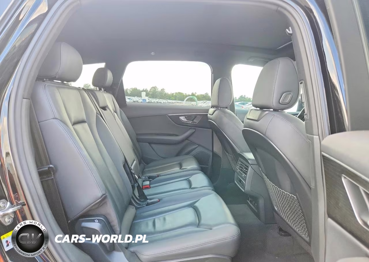 2021 Audi Q7 Premium Plus VIN:WA1LJAF70MD011786 - 11