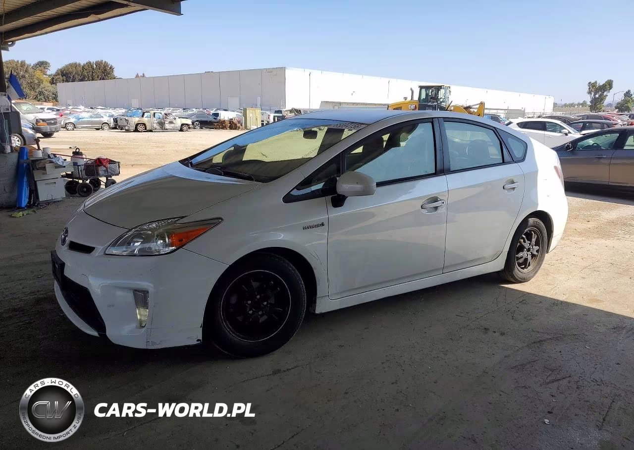 2015 Toyota Prius Two – zdjęcie 1 z 12