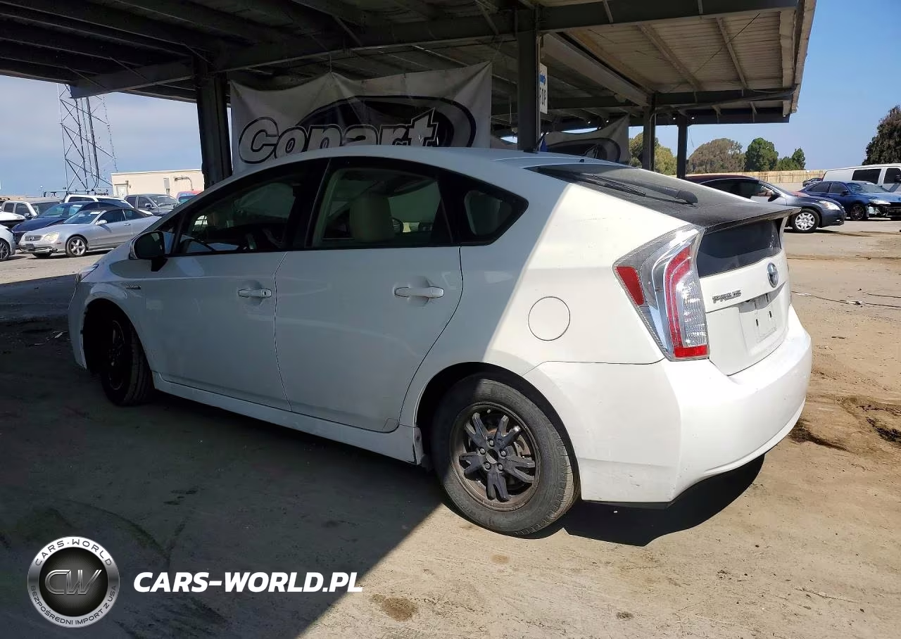 2015 Toyota Prius Two VIN:JTDKN3DU6F0482393 - 2