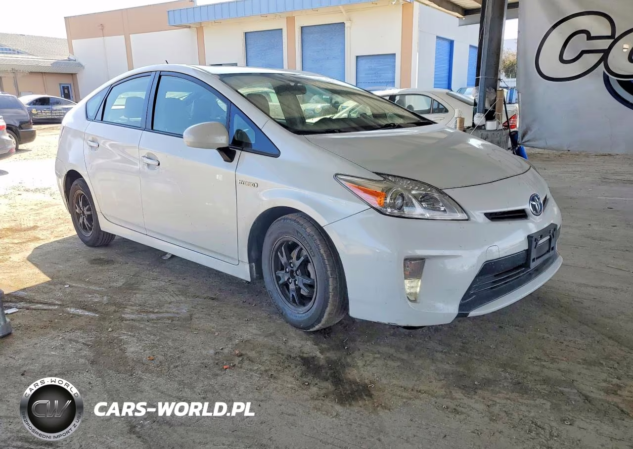 2015 Toyota Prius Two VIN:JTDKN3DU6F0482393 - 4