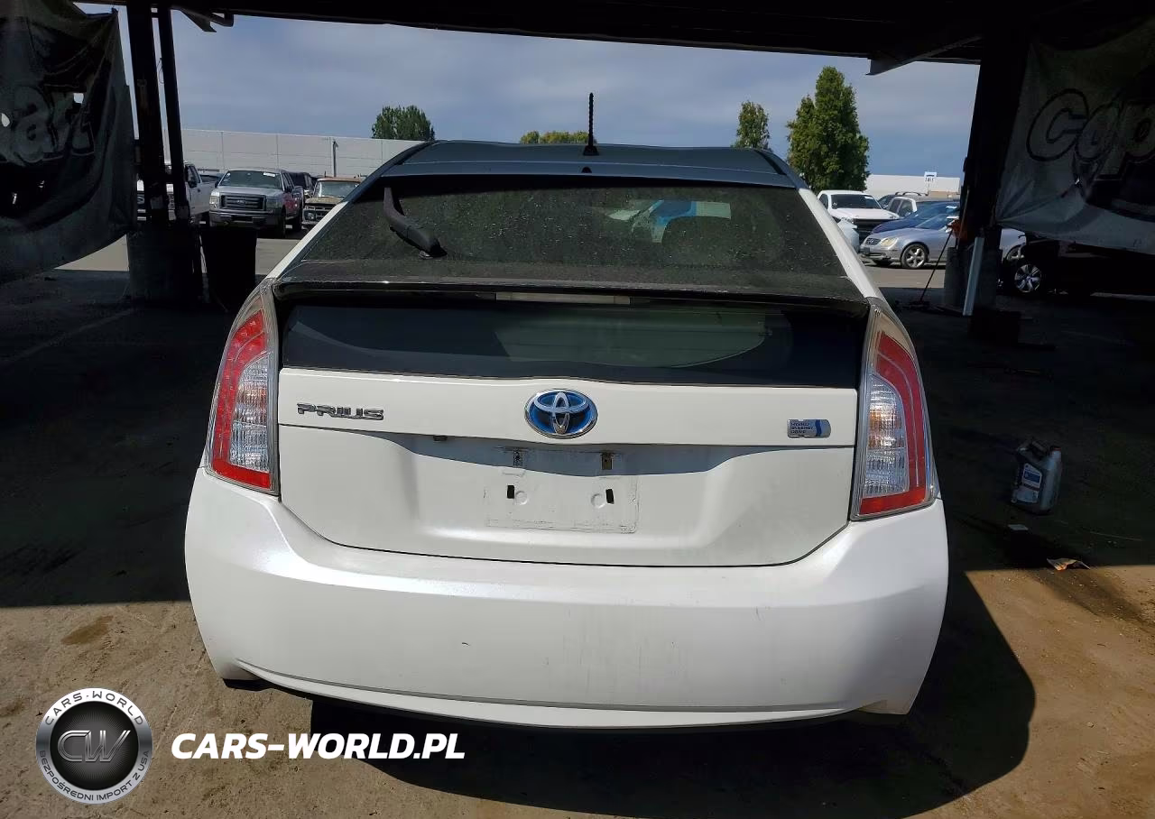 2015 Toyota Prius Two VIN:JTDKN3DU6F0482393 - 6