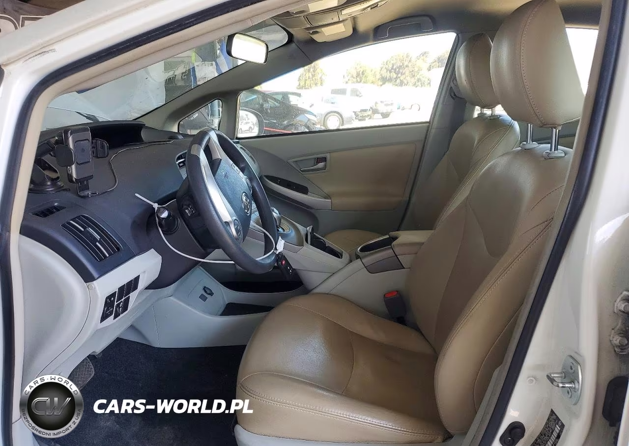 2015 Toyota Prius Two VIN:JTDKN3DU6F0482393 - 7