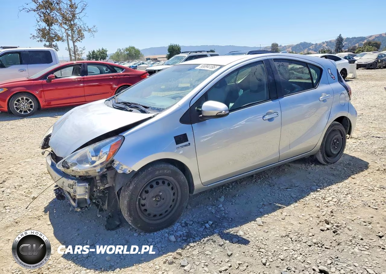 2015 Toyota Prius C One VIN:JTDKDTB3XF1107839 - 1