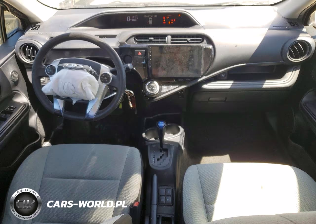 2015 Toyota Prius C One VIN:JTDKDTB3XF1107839 - 8