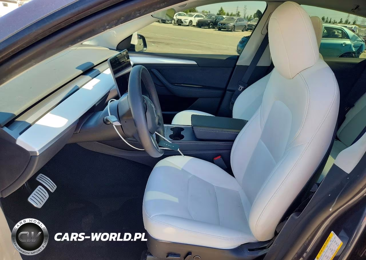 2022 Tesla Model Y VIN:7SAYGDEF9NF546357 - 7