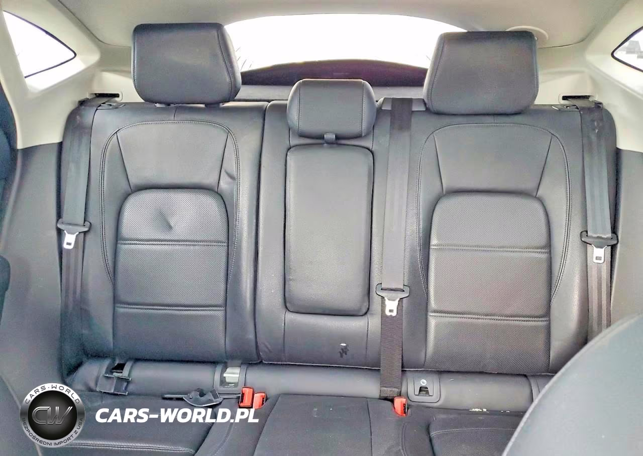 2019 Jaguar E-Pace S VIN:SADFJ2FX9K1Z62984 - 10