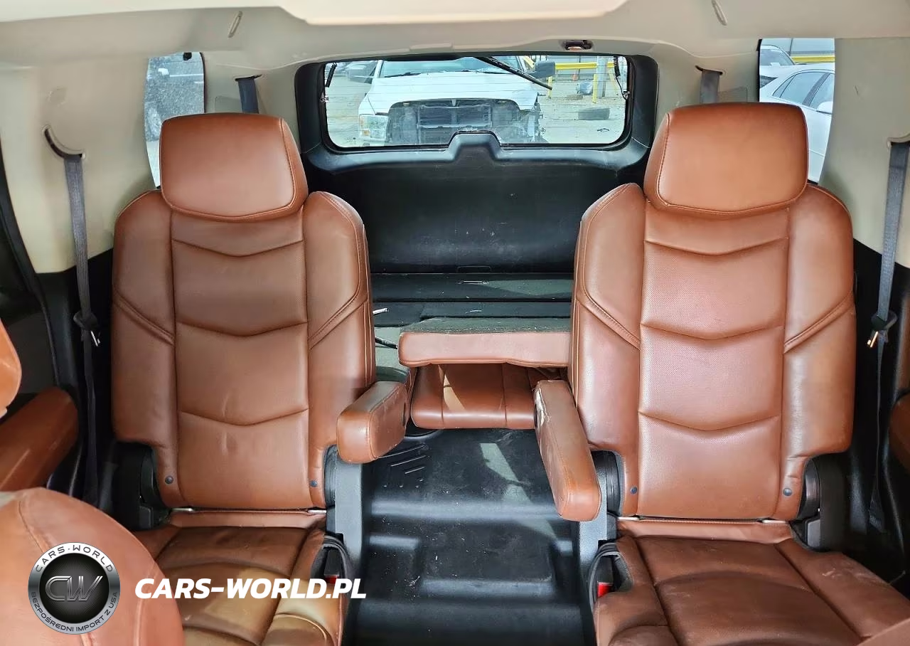 2018 Cadillac Escalade Luxury VIN:1GYS4BKJXJR225306 - 10