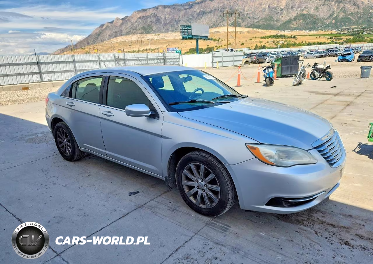 2011 Chrysler 200 Touring VIN:1C3BC1FB7BN531124 - 4