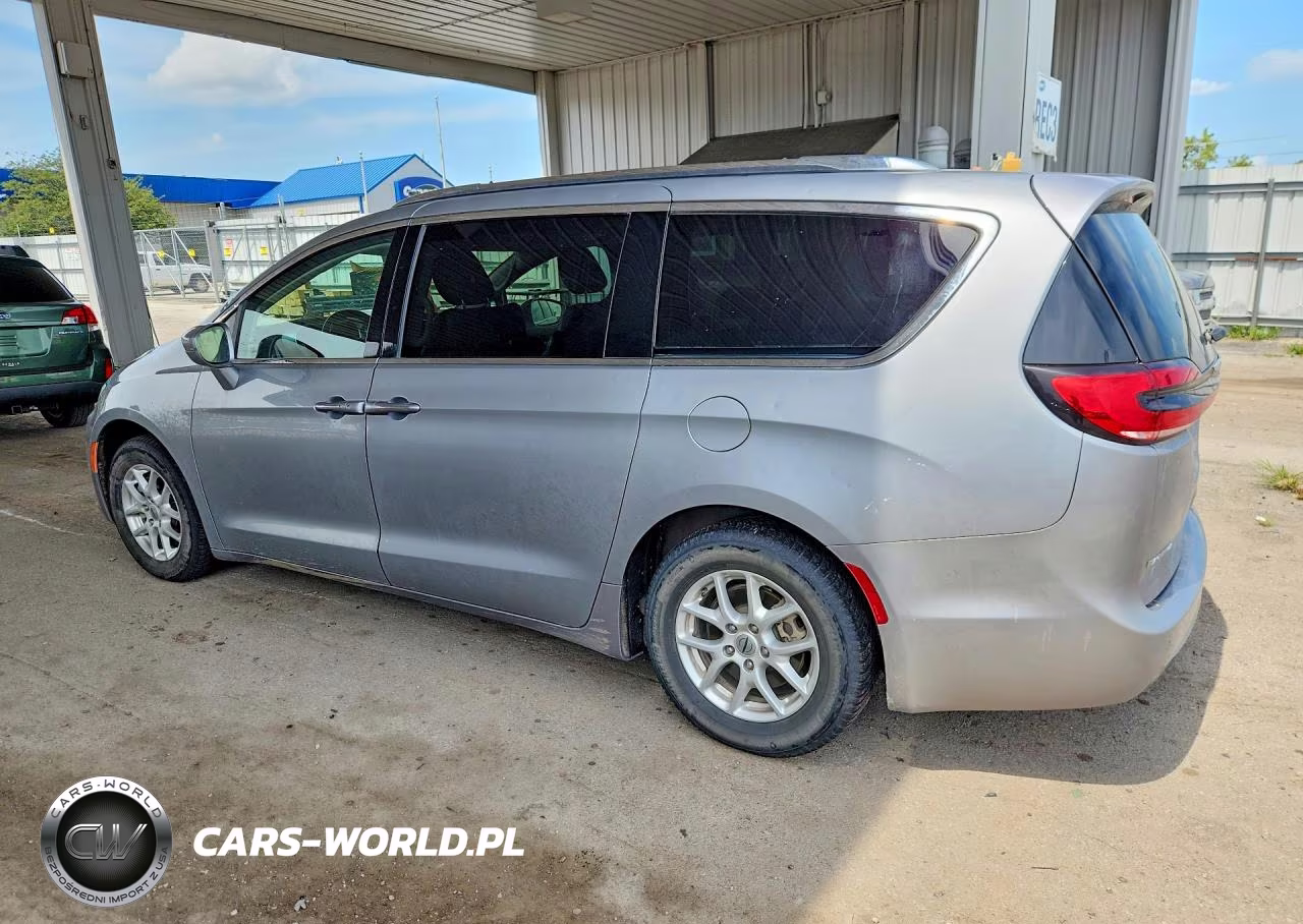 2021 Chrysler Pacifica Touring L VIN:2C4RC1BG4MR533396 - 2
