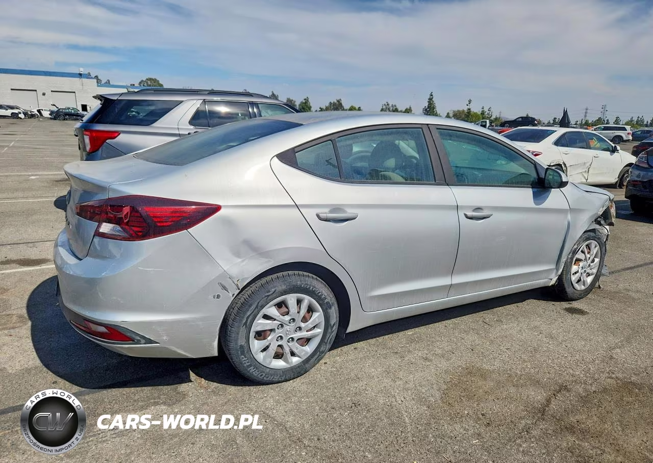 2019 Hyundai Elantra Se VIN:5NPD74LF0KH414437 - 3