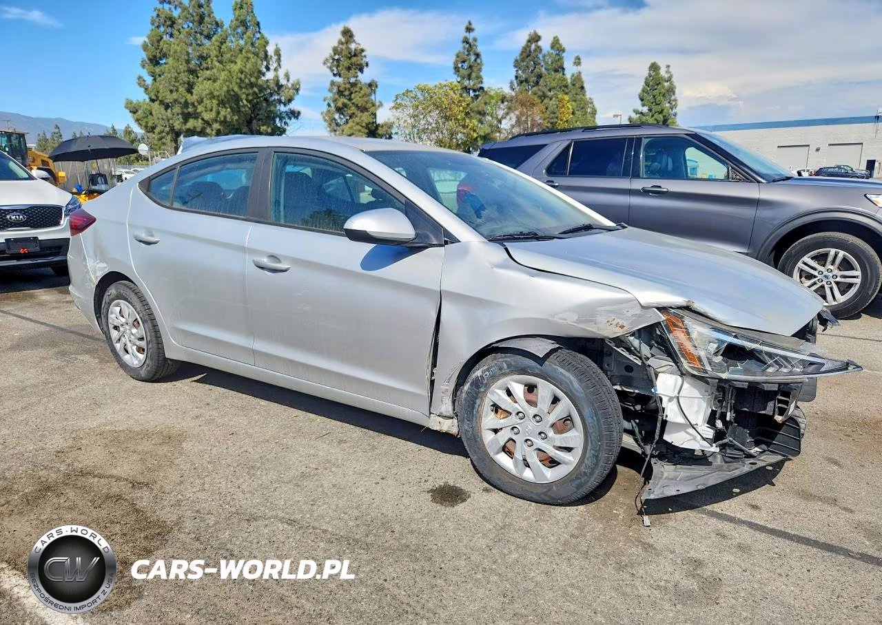 2019 Hyundai Elantra Se VIN:5NPD74LF0KH414437 - 4
