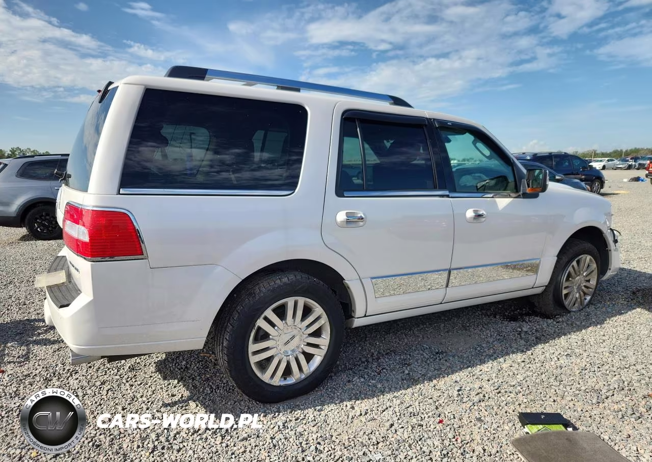 2011 Lincoln Navigator VIN:5LMJJ2H59BEJ09147 - 3