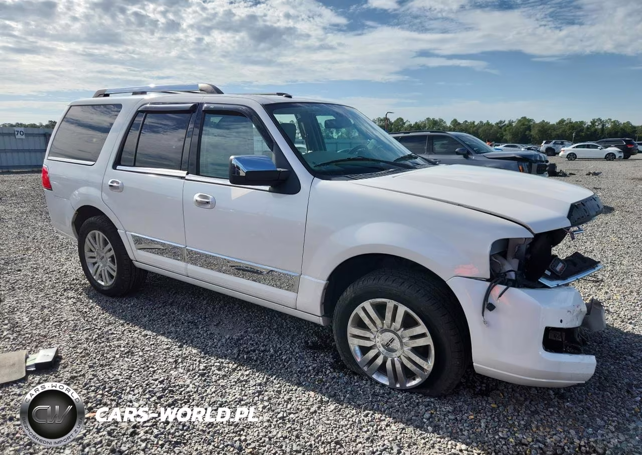 2011 Lincoln Navigator VIN:5LMJJ2H59BEJ09147 - 4