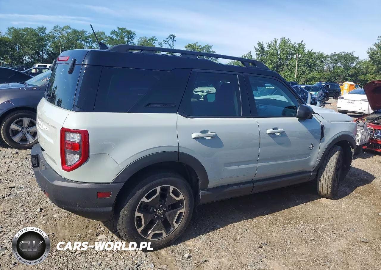 2022 Ford Bronco Sport Outer Banks VIN:3FMCR9C60NRD83013 - 3