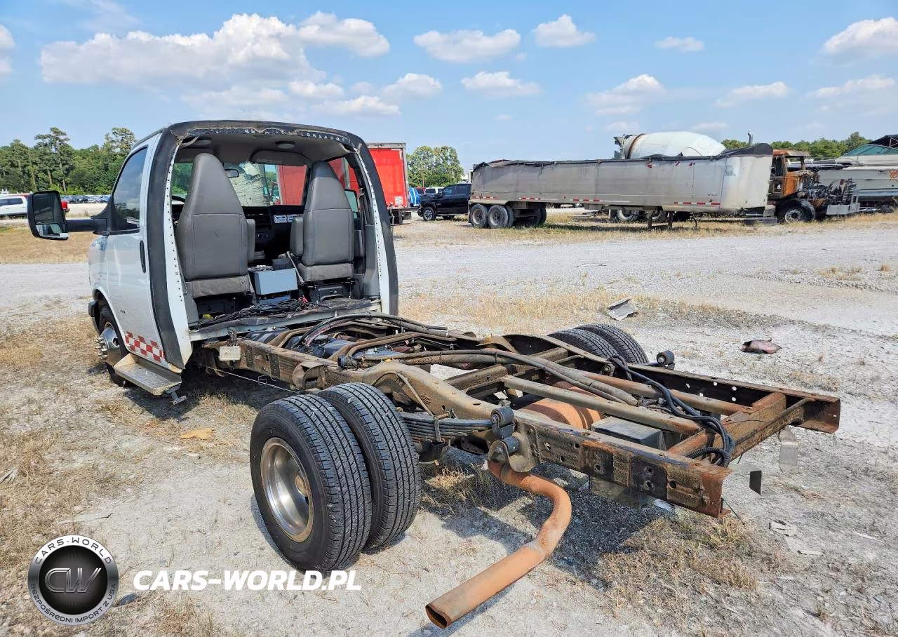 2020 Chevrolet Express G3500 VIN:1GB3GRCG4L1269482 - 2