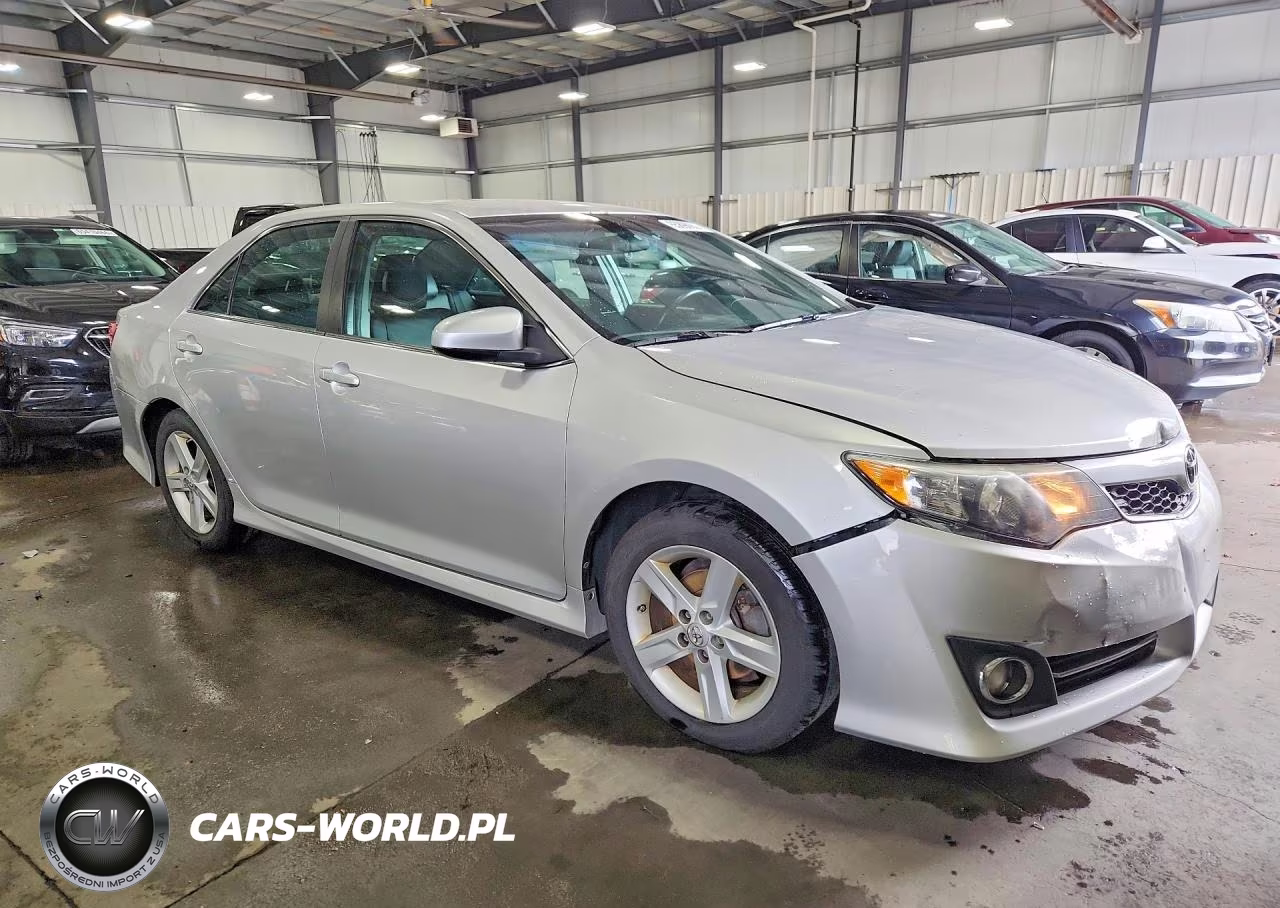 2013 Toyota Camry Se VIN:4T1BF1FK5DU270244 - 4