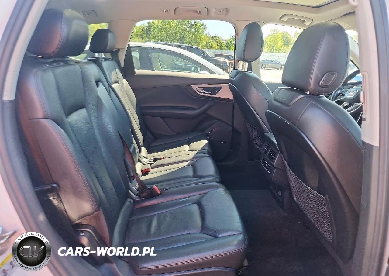 2019 Audi Q7 Premium Plus VIN:WA1LHAF72KD038044 - 11