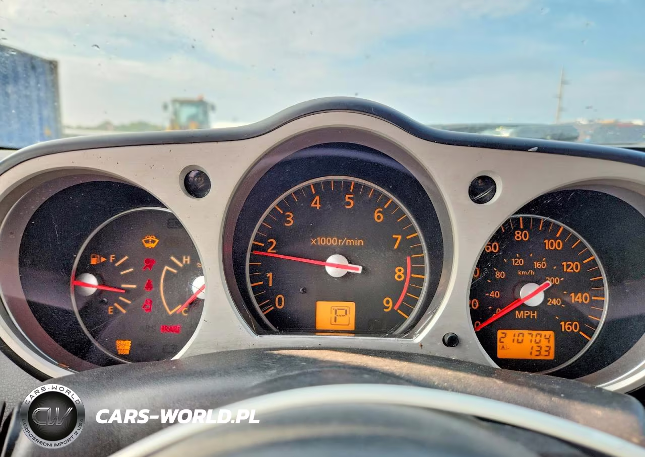 2008 Nissan 350Z Base VIN:JN1BZ34D18M705913 - 9
