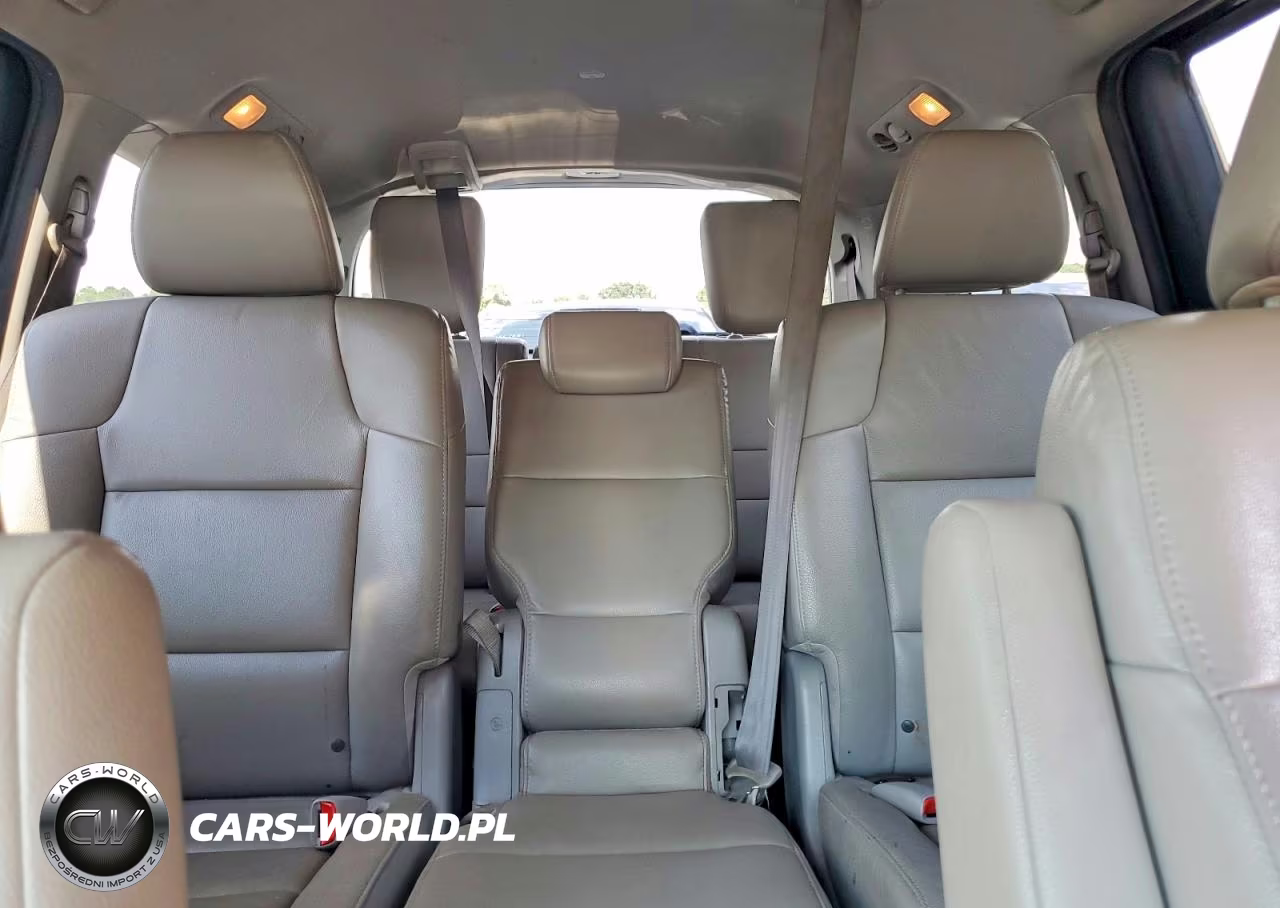 2014 Honda Odyssey Touring VIN:5FNRL5H93EB117546 - 10