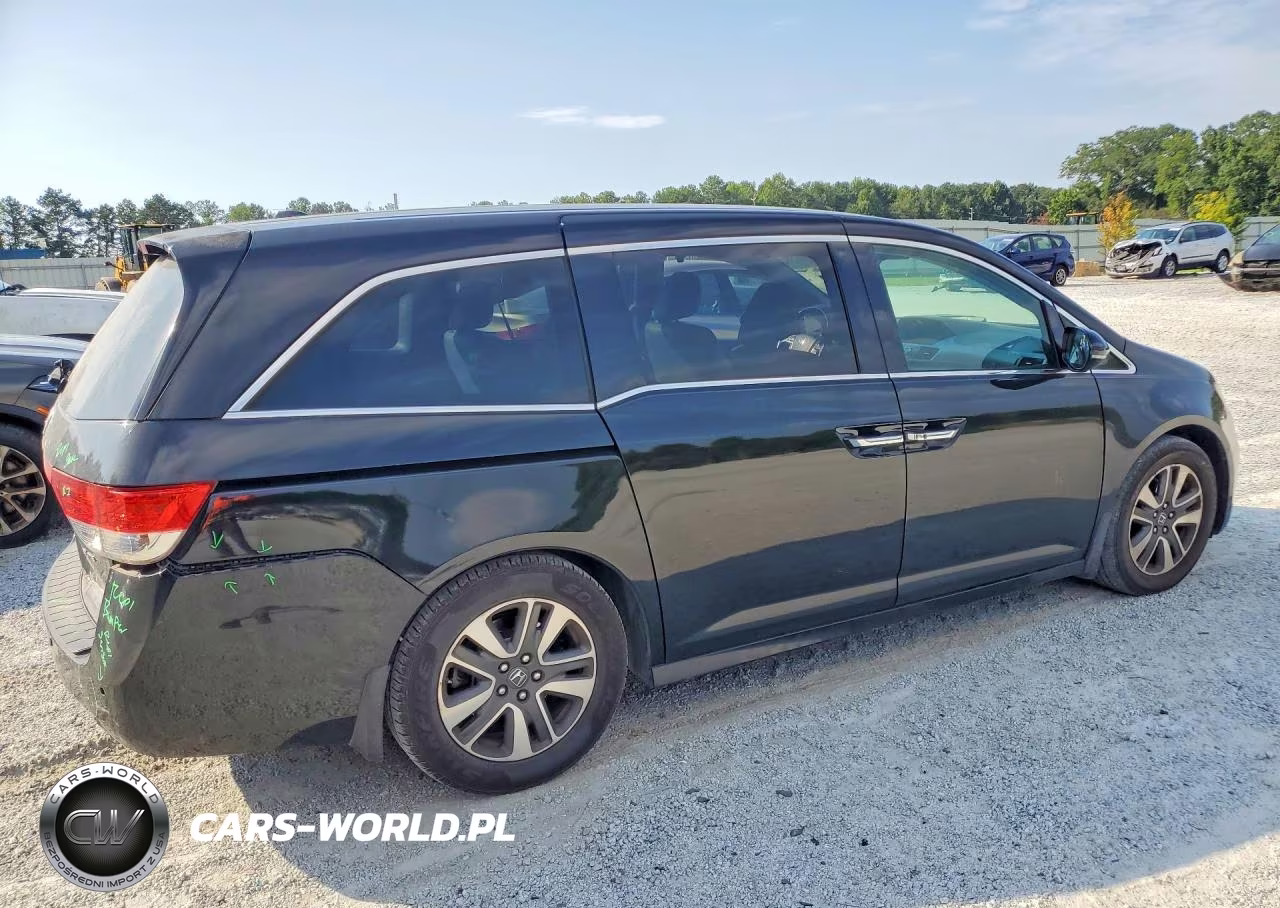 2014 Honda Odyssey Touring VIN:5FNRL5H93EB117546 - 3